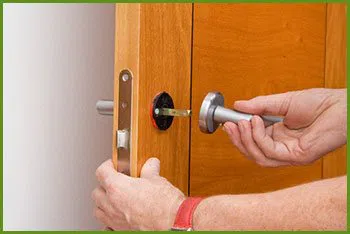 Neighborhood Locksmith Services Addison, IL 847-915-3491 - 14-install-new-Lock