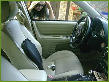 Neighborhood Locksmith Services Addison, IL 847-915-3491 - 20-keys-locked-in-car